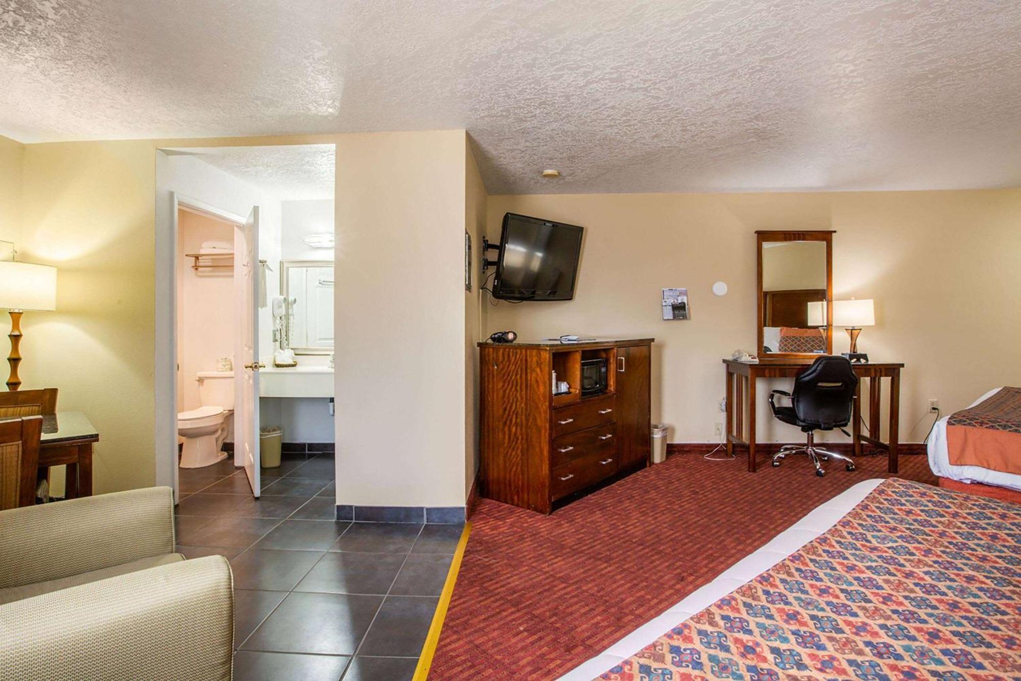 Sandia Peak Inn Old Town Abq, A Howard Johnson By Wyndham Albuquerque Kültér fotó