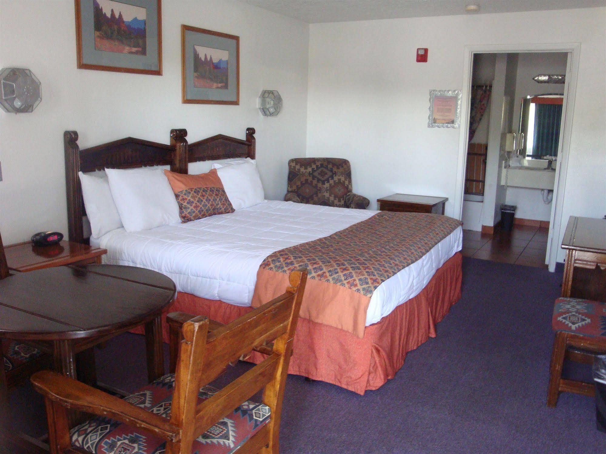 Sandia Peak Inn Old Town Abq, A Howard Johnson By Wyndham Albuquerque Kültér fotó