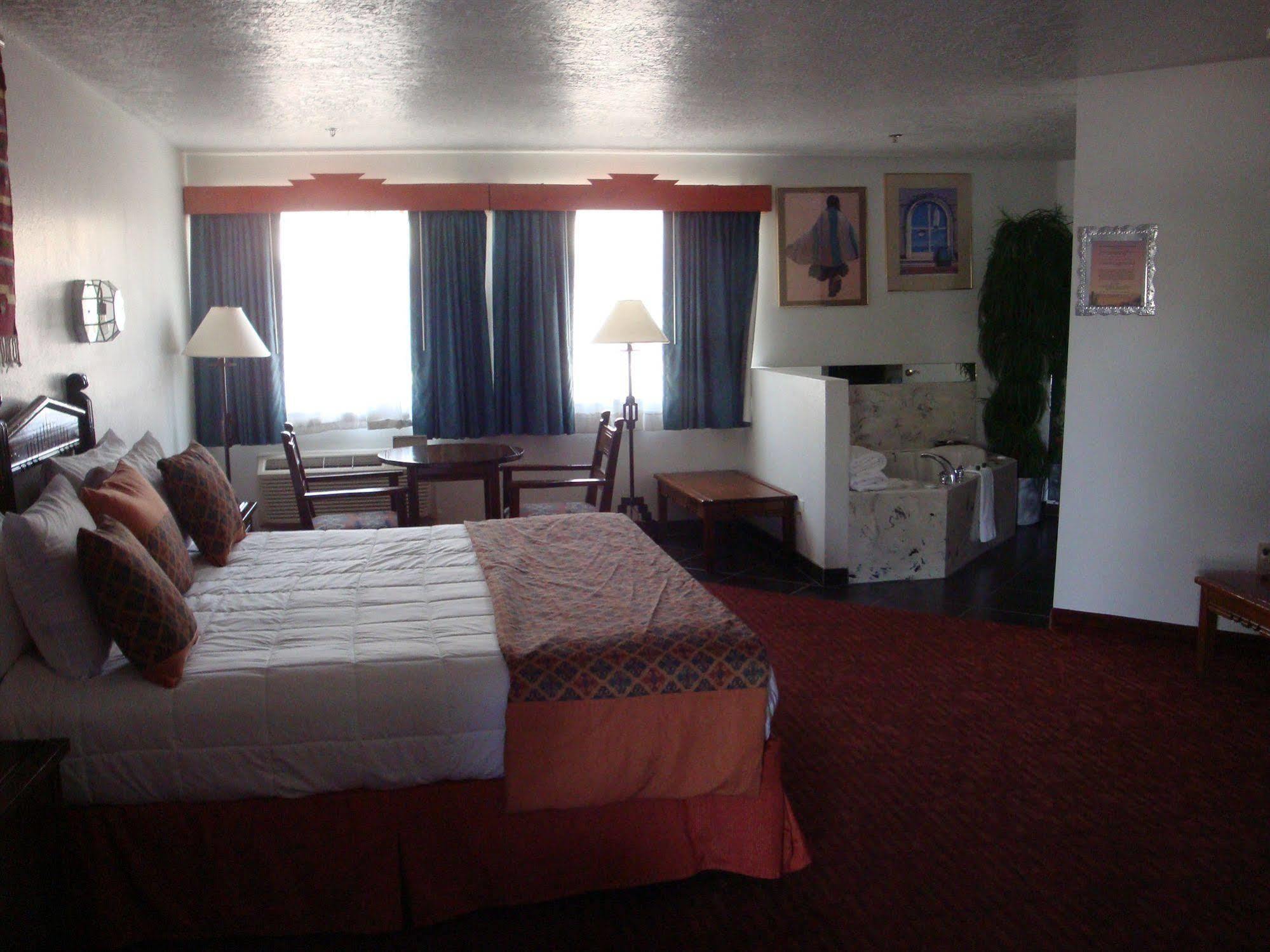 Sandia Peak Inn Old Town Abq, A Howard Johnson By Wyndham Albuquerque Kültér fotó
