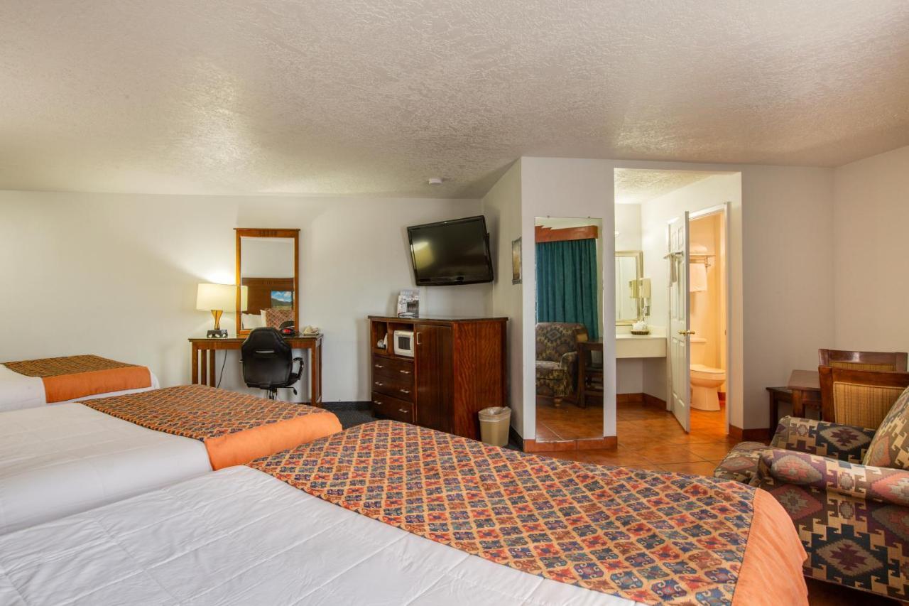 Sandia Peak Inn Old Town Abq, A Howard Johnson By Wyndham Albuquerque Kültér fotó