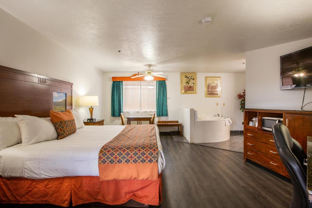 Sandia Peak Inn Old Town Abq, A Howard Johnson By Wyndham Albuquerque Kültér fotó