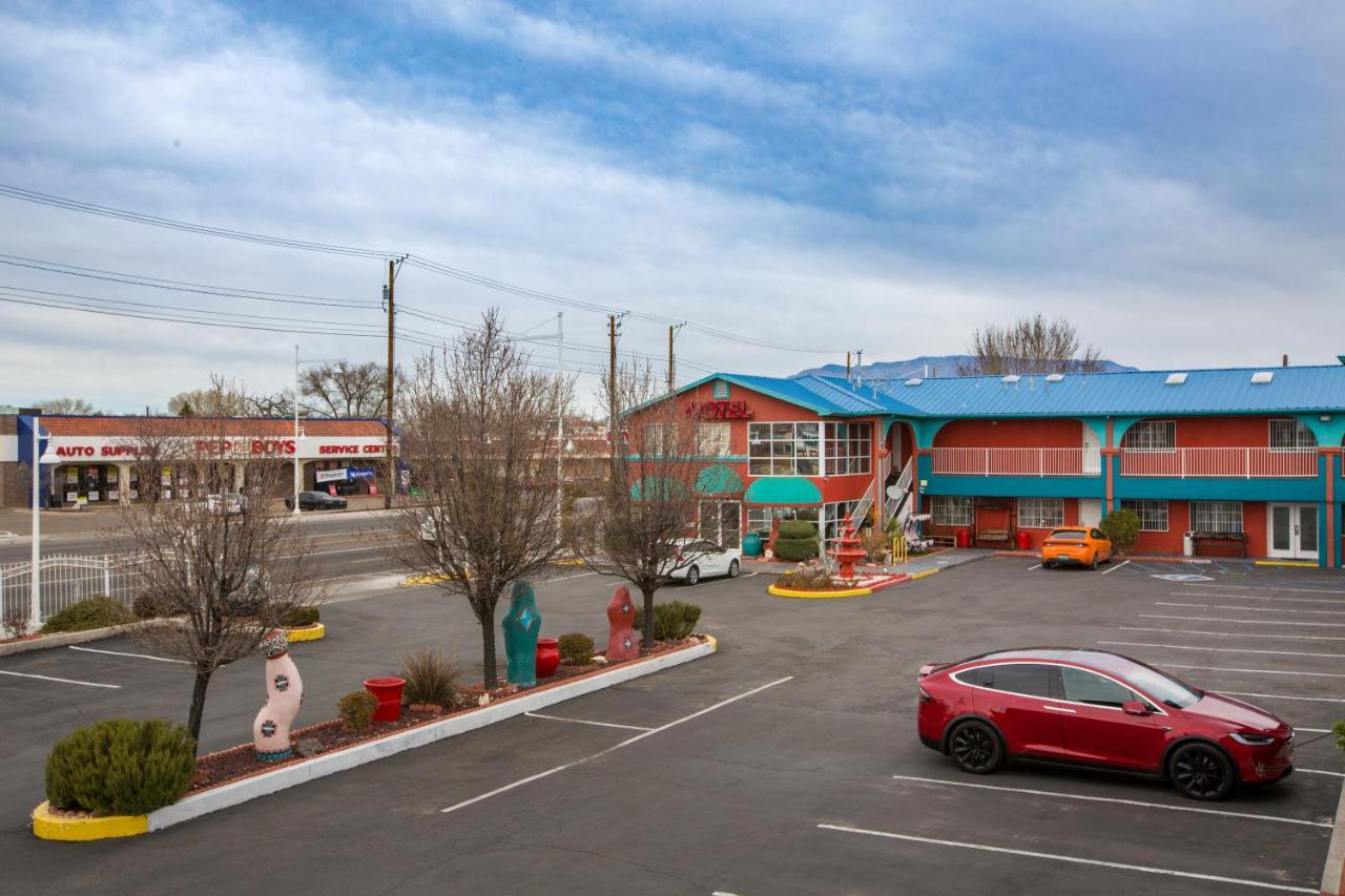 Sandia Peak Inn Old Town Abq, A Howard Johnson By Wyndham Albuquerque Kültér fotó